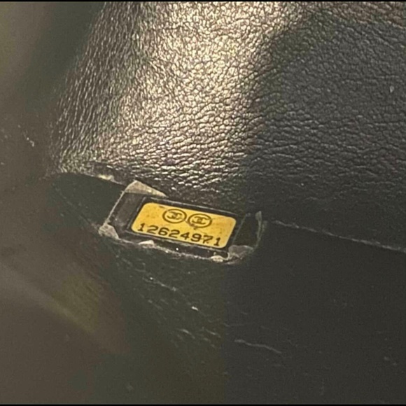 ✈️sold✈️CHANEL classic flap medium - Picture 14 of 15